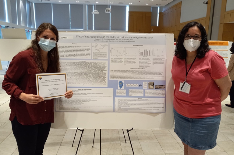 Recent grad receives award for poster at chemistry conference
