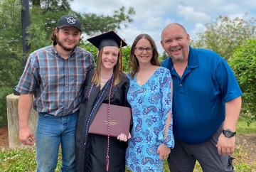 Recent graduate living with cystic fibrosis celebrates new life chapter 